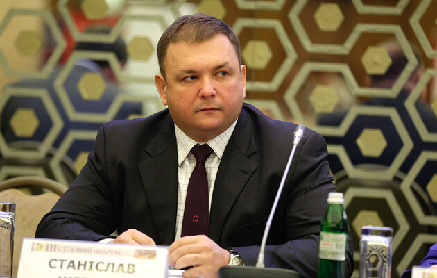 В КСУ решили украдкой реабилитировать уволенного за нарушение присяги экс-председателя Шевчука