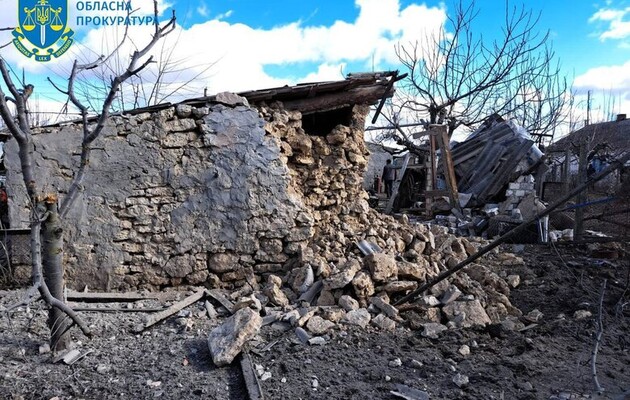 Окупанти завдали ударів по селу в Херсонській області: є поранені