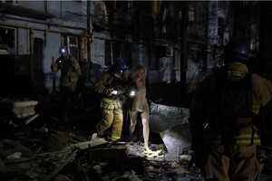 Ракета по многоэтажке в Запорожье: погибли два человека 