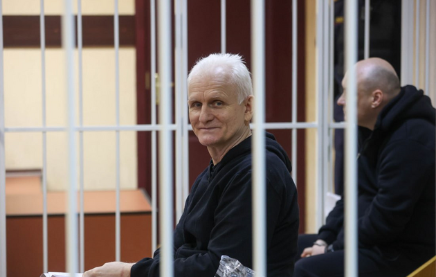 Суд у Білорусі позбавив волі на 10 років нобелівського лауреата Біляцького