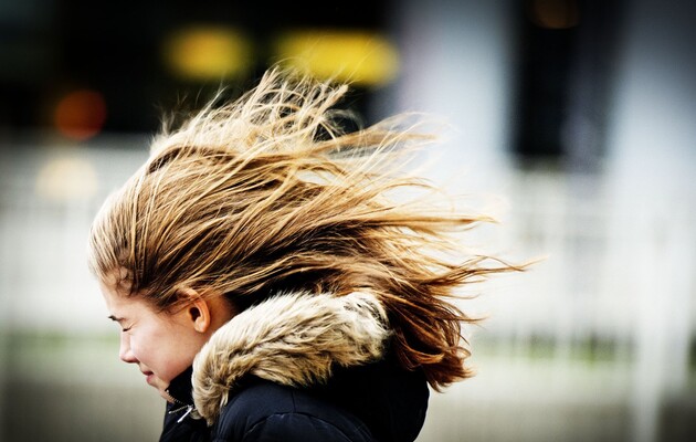 Киевлян предупреждают об опасности: впереди значительное усиление ветра и его шквальные порывы
