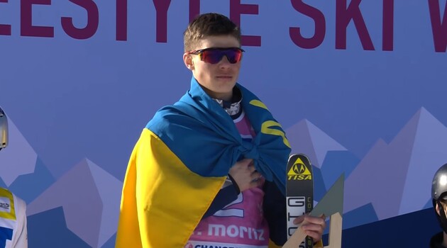Украинец Котовский выиграл золото на втором подряд этапе Кубка мира по лыжной акробатике