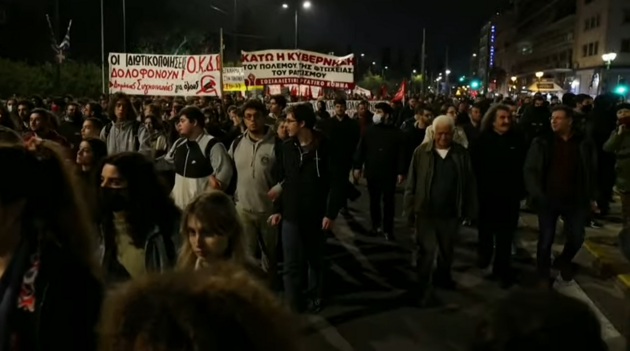 Столкновение поездов в Греции: страну охватили протесты, человеческая ошибка – не единственная причина катастрофы