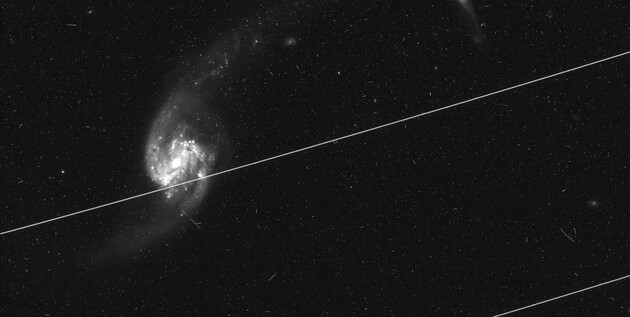 Сузір'я супутників заважає роботі телескопа "Хаббл"