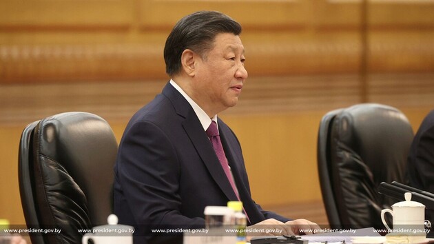 Сі Цзіньпін звинуватив США у «придушенні та стримуванні Китаю»