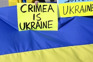 Представництво Президента в Криму: на північ півострова росіяни звозять військових