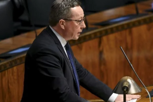 Вокруг министра экономики Финляндии, известного активной помощью Украине, разгоняют скандал в прессе