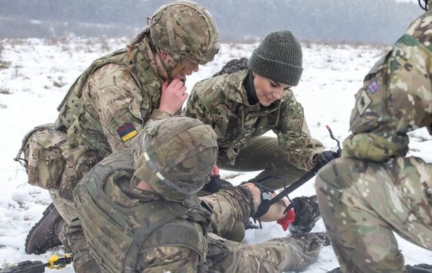 Принцеса Вельська відвідала полігон, де тренуються українські солдати