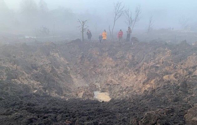 Последствия прилета российской ракеты в Харьковскую область
