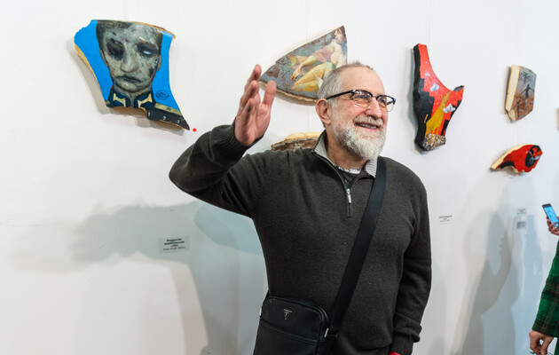 Картины созданы на обломках ракет С-300