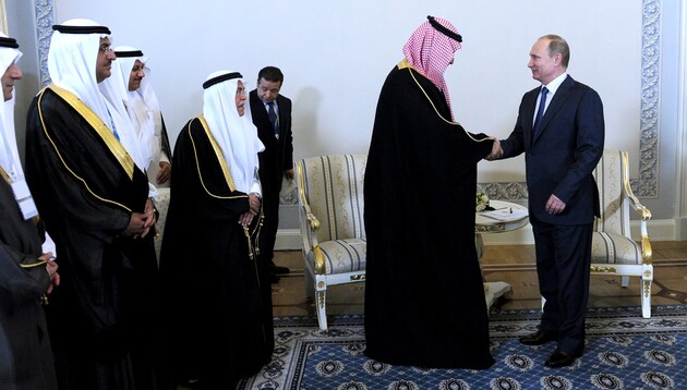 Оставаясь изолированным и обложенным санкциями на Западе, Путин пытается искать союзников на Ближнем Востоке. А усиление китайских влияний в иранском вопросе несколько обостряет сложность ситуации для Киева