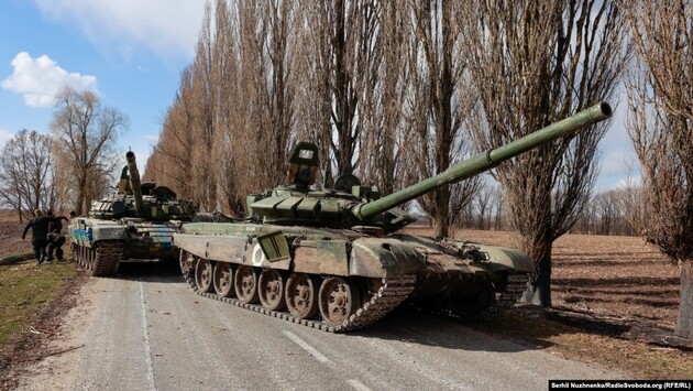 Окупанти через значні втрати техніки використовують старі танки на кремінському напрямку