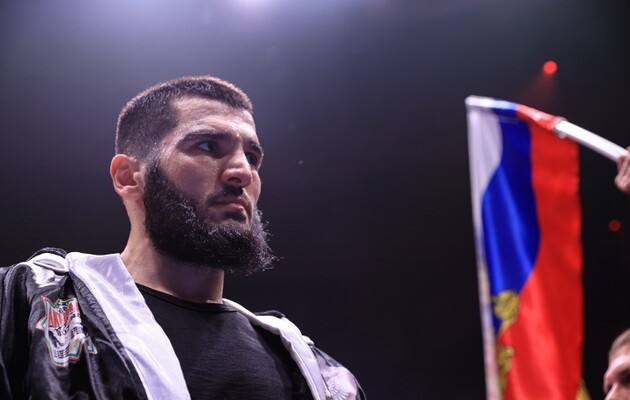 Бетербиев в прошлом году получил паспорт Канады