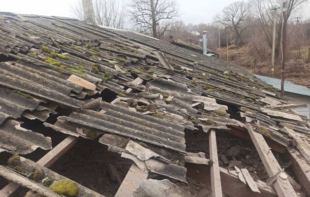 Окупанти з гелікоптера завдали ракетного удару по Сумській області: пошкоджено будинки