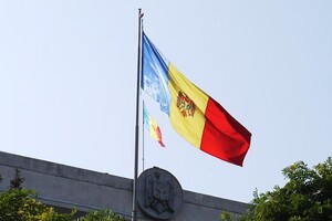 Парламент Молдовы сменил название государственного языка на «румынский»