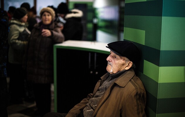 В Україні хочуть ввести контроль за виїздом пенсіонерів за кордон