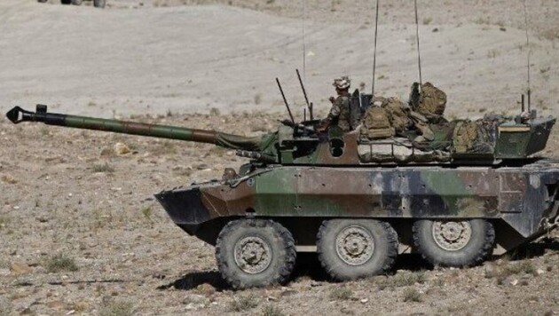 Французские колесные танки AMX-10RC уже в Украине – министр обороны Франции