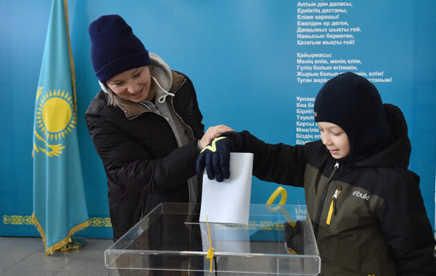 У Казахстані проходять позачергові парламентські вибори