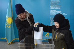 В Казахстане проходят внеочередные парламентские выборы