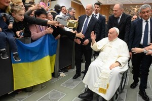 Папа Франциск встретился с беженцами из Украины и призвал молиться о мире
