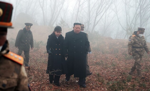 Ким присутствовал на ракетных ядерных испытаниях со своей малолетней дочерью