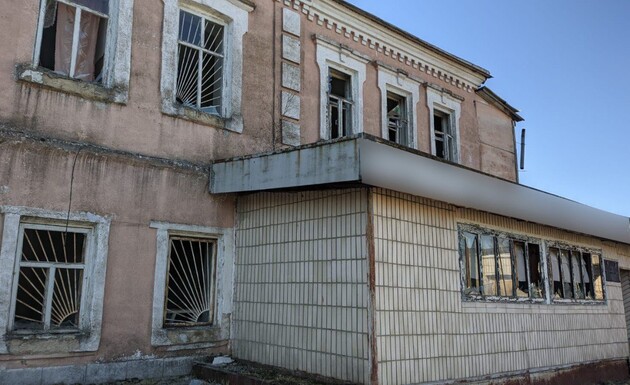 Оккупанты обстреляли Сумскую область: повреждена ферма и здания интерната