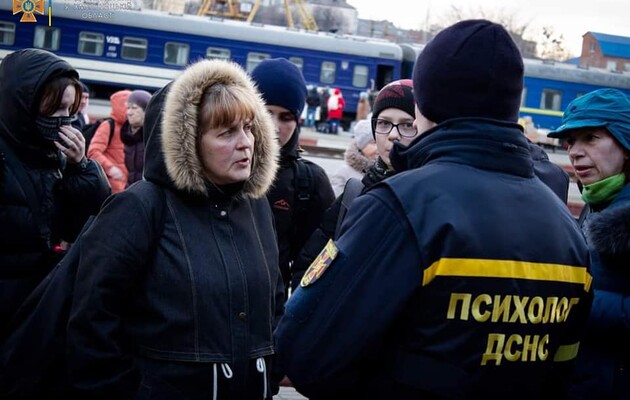Більшість громадян України не планують переїзд у разі загострення на фронті – опитування