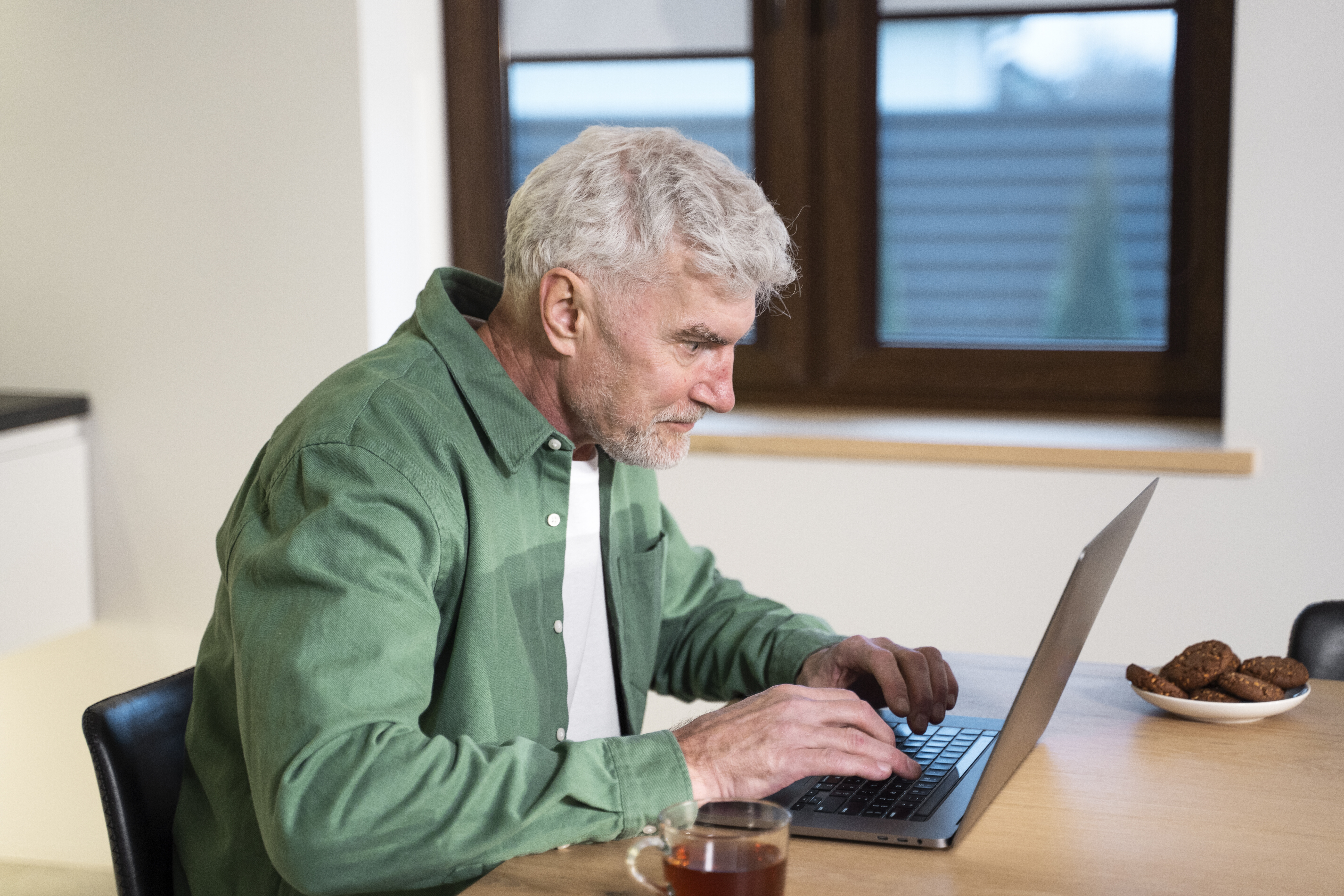 Нові можливості: як подати заяву на призначення пенсії без електронного підпису 