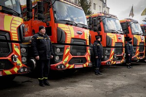 ДСНС передали новые пожарные автомобили