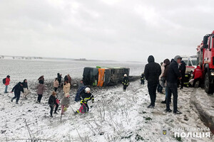 В Хмельницкой области перевернулся автобус: пострадали 18 человек