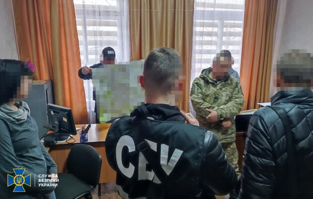 Пытался рассказать ФСБ об охране севера Украины: арестован пограничник