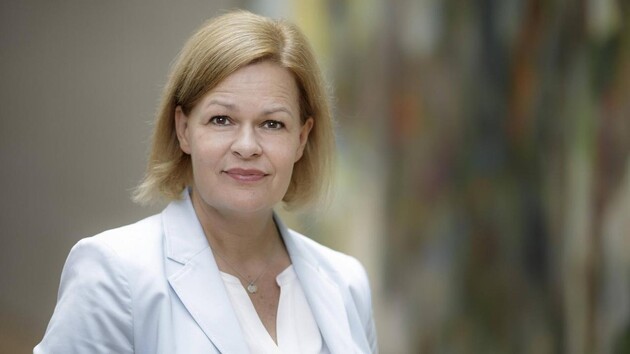 Фезер напомнила, что РФ продолжает войну