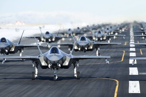 Половина истребителей F-35 не готова к выполнению боевых задач – Bloomberg