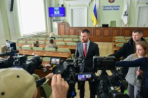 В Чернігові депутатів міськради масово викликали в суди та військомати, аби зірвати сесію