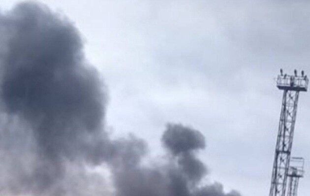 У Мелітополі пролунало шість вибухів в депо, де окупанти ремонтують військову техніку