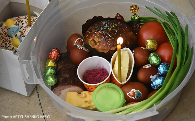 Что символизируют продукты в пасхальной корзине: как ее сложить на праздник