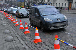 Киевских водителей предупредили о работе парковок в бесплатном режиме