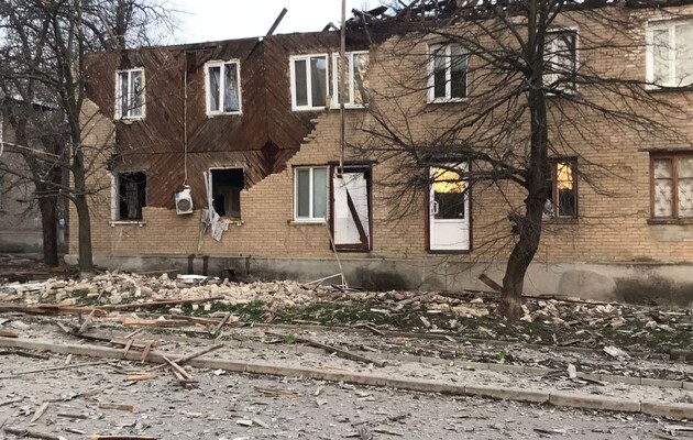 Окупанти обстріляли населені пункти Донеччини на трьох напрямках. Є загиблі та понад 10 поранених