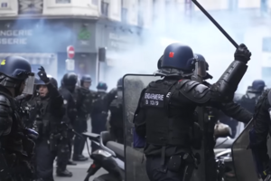 Чому влада не звітує про кількість постраждалих демонстрантів – протести в Франції