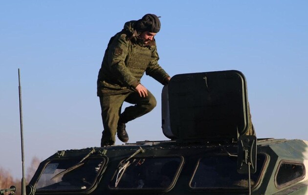 Беларусь перебросила танки и другую бронетехнику к границе с Литвой - 