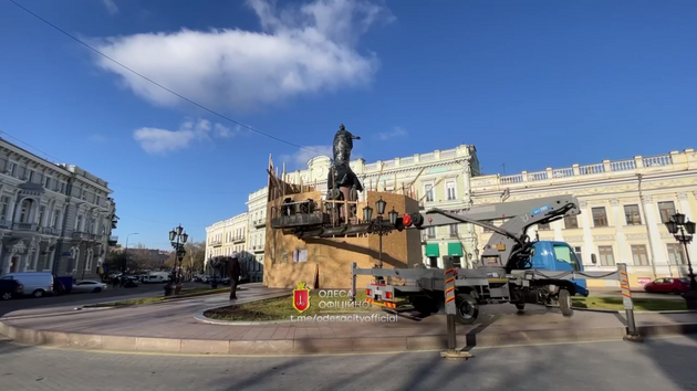 За год в Украине переименовали тысячи улиц и снесли более ста памятников, связанных с РФ