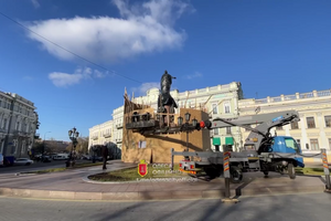 За год в Украине переименовали тысячи улиц и снесли более ста памятников, связанных с РФ