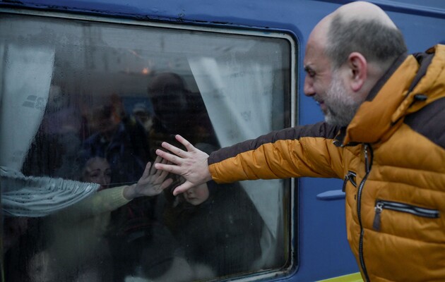 Эвакуационный поезд из Донбасса меняет свой маршрут