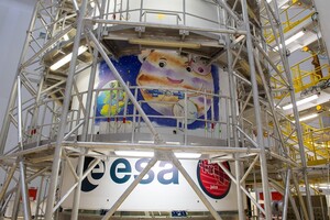 ESA запустило зонд для исследования спутников Юпитера, ракету украсил рисунок маленькой украинки