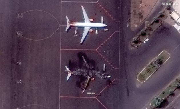 Maxar зафіксував як виглядає згорілий український літак аеропорту столиці Судану