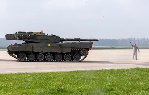 Україна отримала від Канади танки Leopard 2 