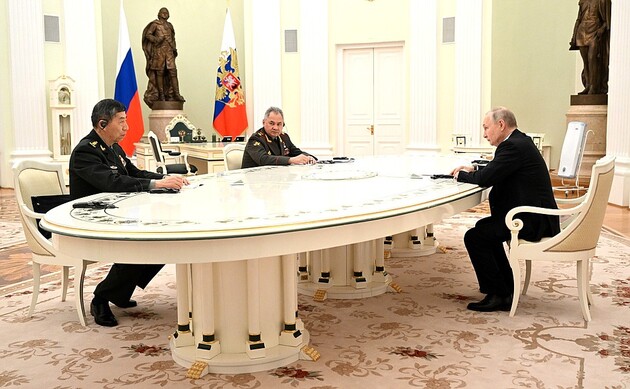 Bloomberg: Министр обороны Китая похвалил Путина за «содействие миру во всем мире»