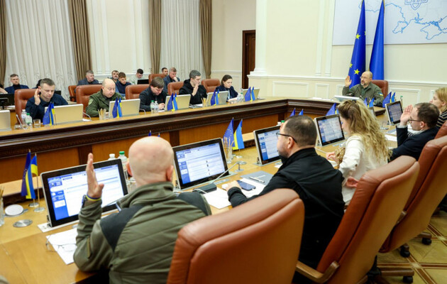 Уряд взяв кредит на відновлення мостів та «Миколаївводоканалу»