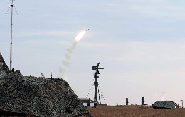 Украина на этой неделе будет просить союзников о срочном предоставлении ракет для систем ПВО – Financial Times