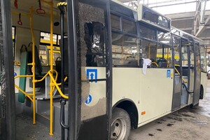 Окупанти обстріляли автобусний парк у Херсоні
